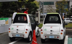 小さなコムス２台