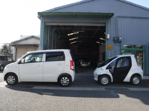 「トヨタ車体　コムス」と「スズキ　ワゴンＲ」とのサイズ比較