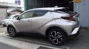 「トヨタ　Ｃ-ＨＲ」の写真