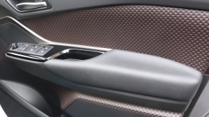 「トヨタ　Ｃ-ＨＲ」の内装の写真
