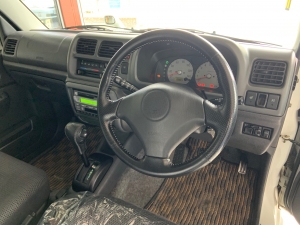 ジムニー車内